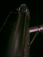 Twin Tower bei Nacht