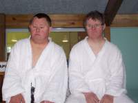 Peter (l.) und Steven sind gelangweilt